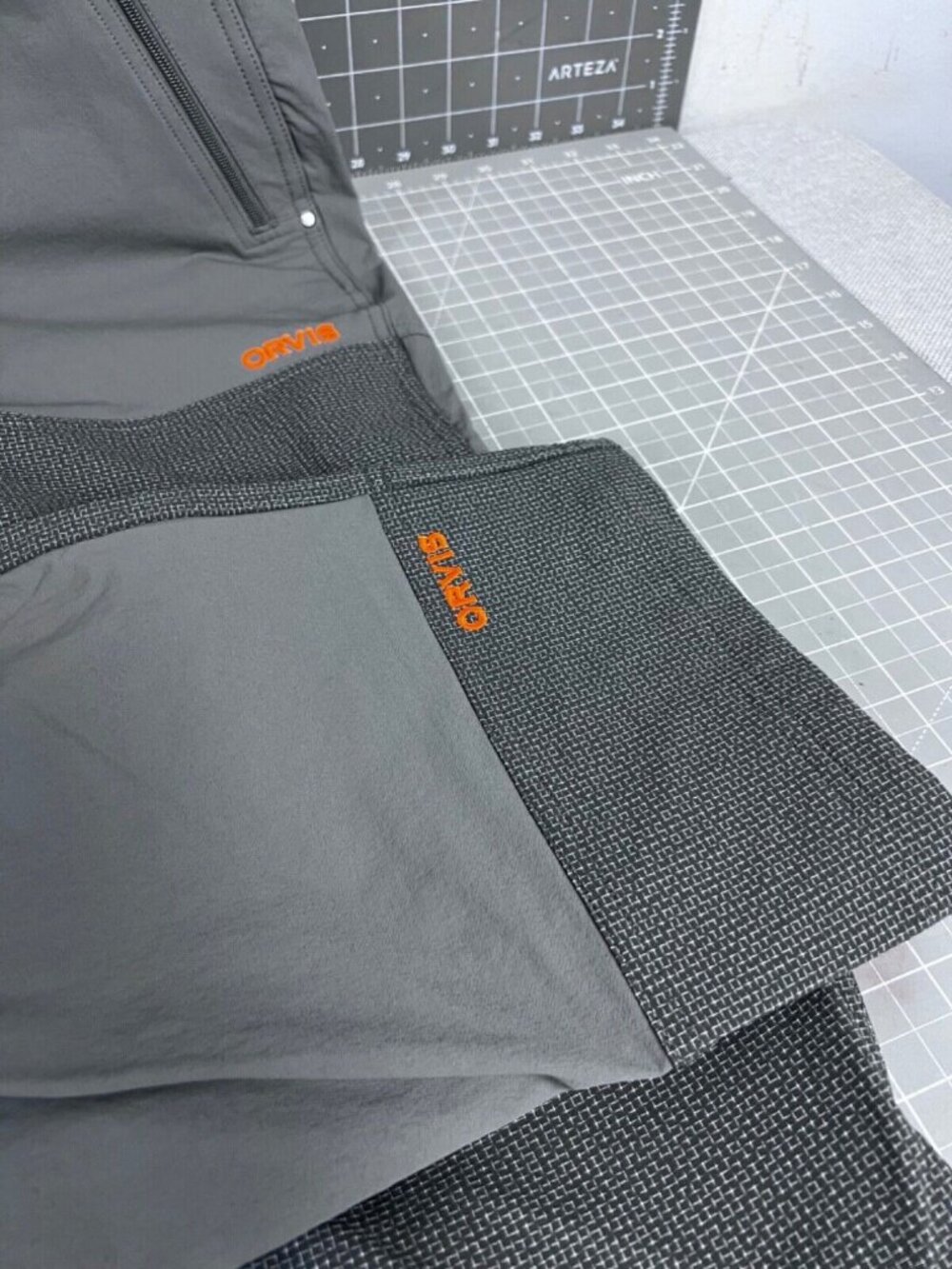 Men's Upland Hunting Softshell Pant Slate/Dark Shadow Size 46/32 Orvis - Picture 7 of 10